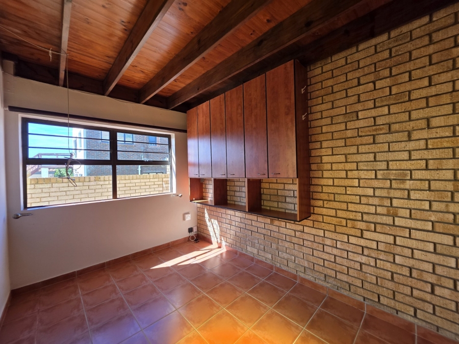 4 Bedroom Property for Sale in Wavecrest Eastern Cape